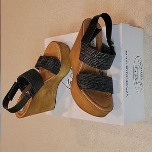 Steve Madden Briana Wedge